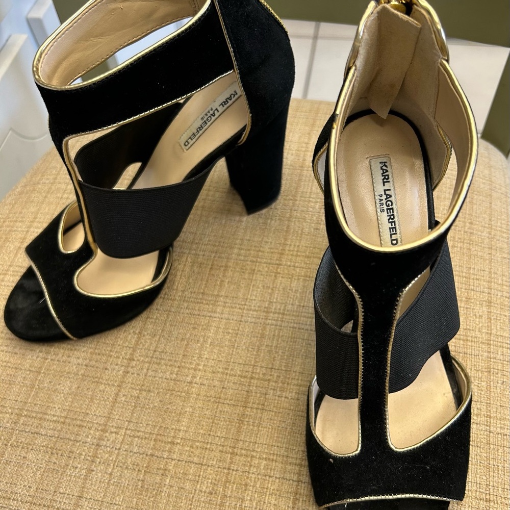 Karl Lagerfeld suede pumps